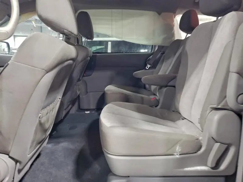2012 KIA SEDONA LX  
