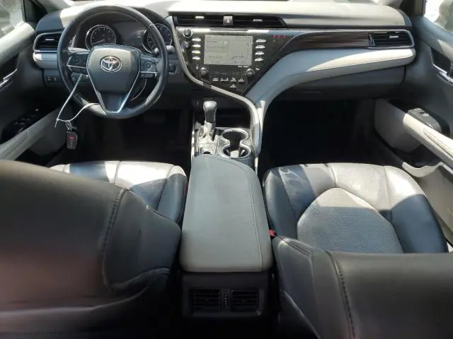 2020 TOYOTA CAMRY XLE  