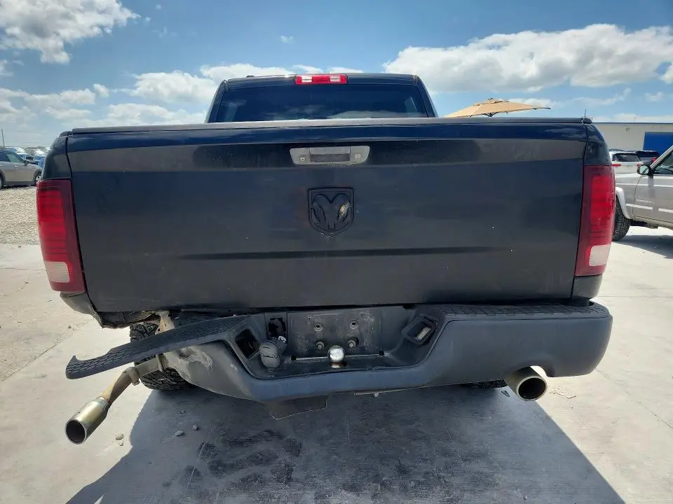 2015 RAM 1500 ST  