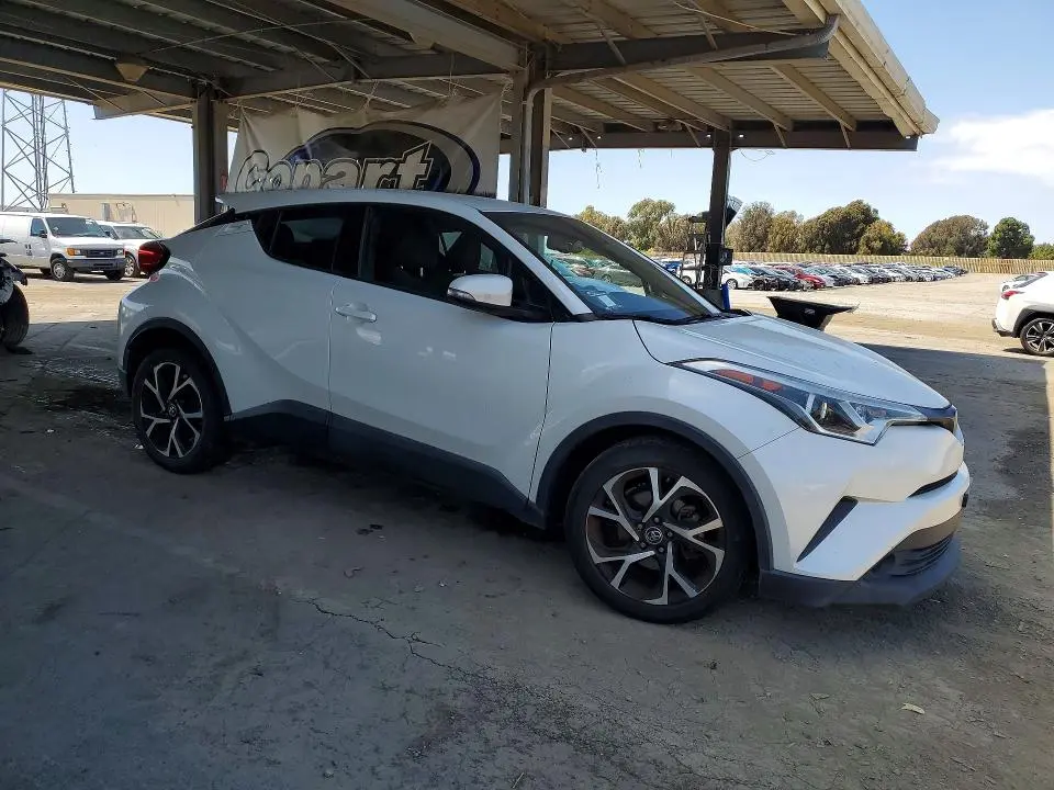 2018 TOYOTA C-HR XLE  
