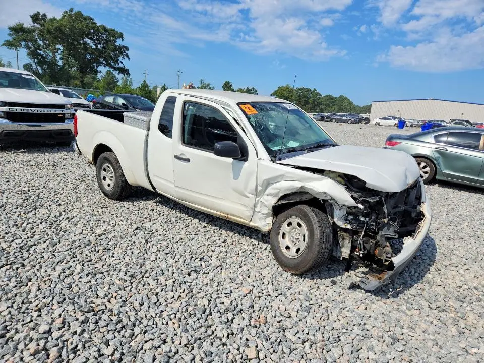 2016 NISSAN FRONTIER S  