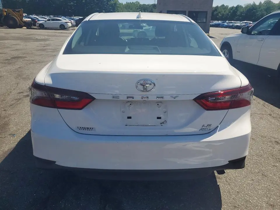 2022 TOYOTA CAMRY LE  