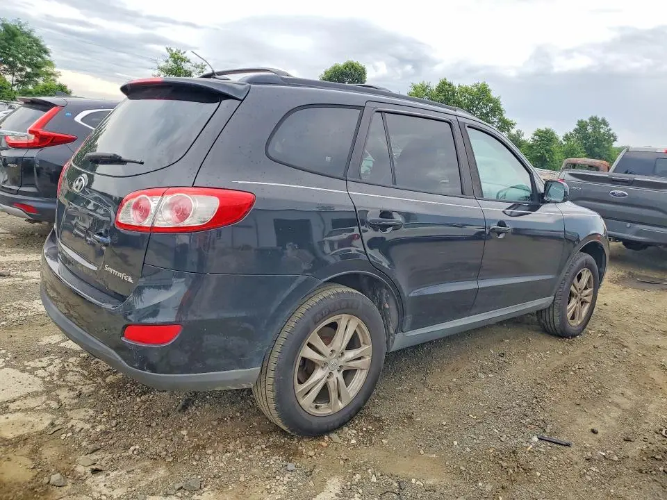 2010 HYUNDAI SANTA FE SE  