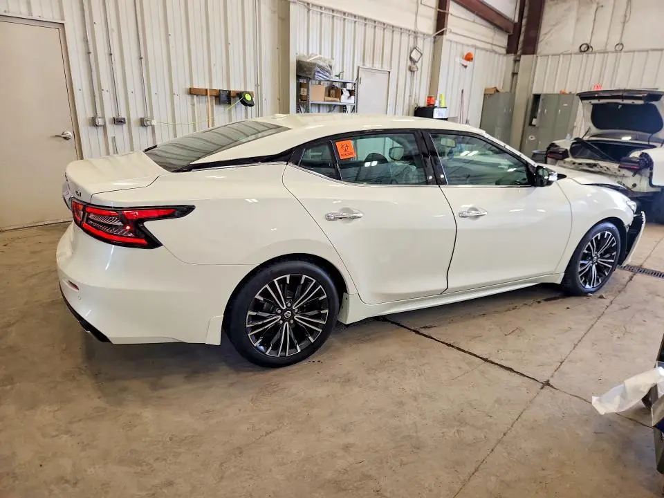 2021 NISSAN MAXIMA SV  