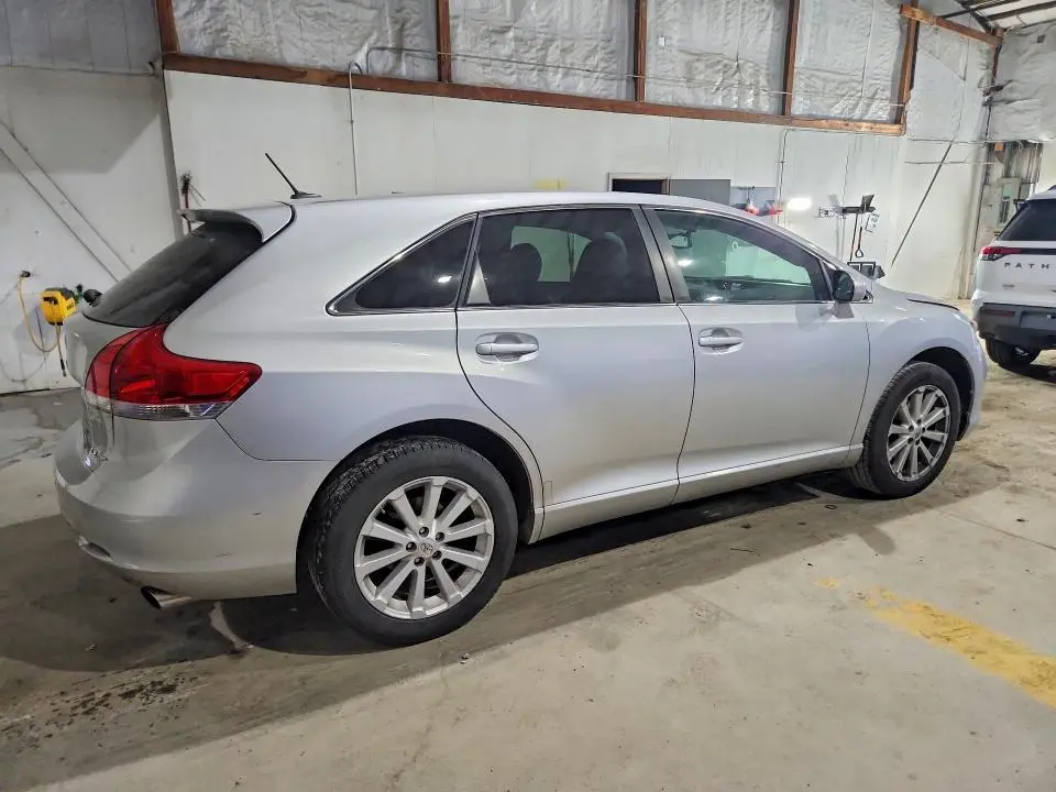 2012 TOYOTA VENZA LE  