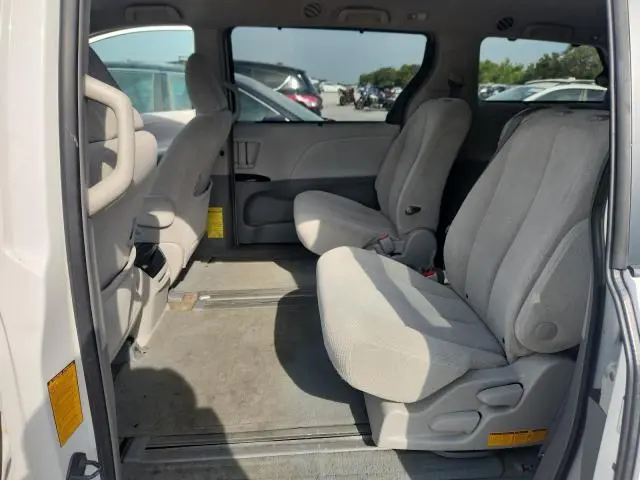 2011 TOYOTA SIENNA LE  