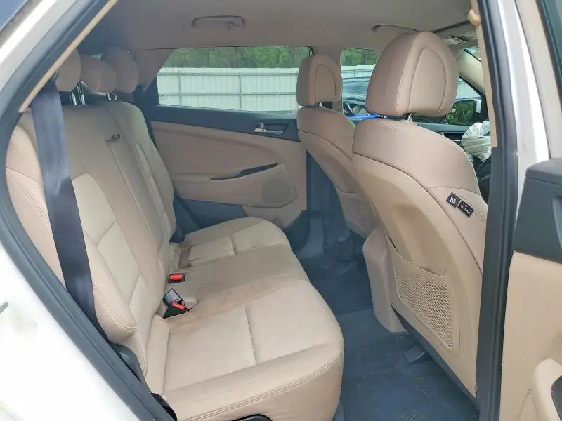 2018 HYUNDAI TUCSON SE  
