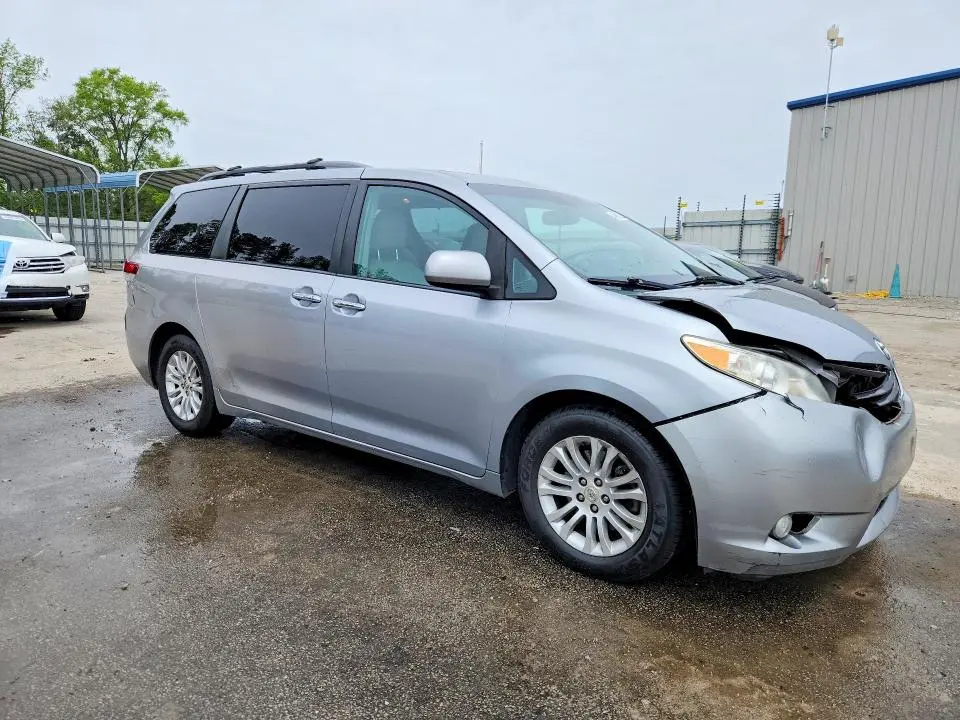 2011 TOYOTA SIENNA XLE 8-PASSENGER  