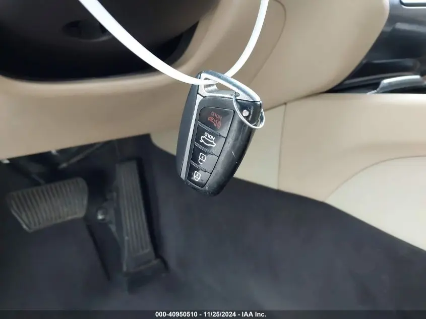 2016 HYUNDAI GENESIS 3.8