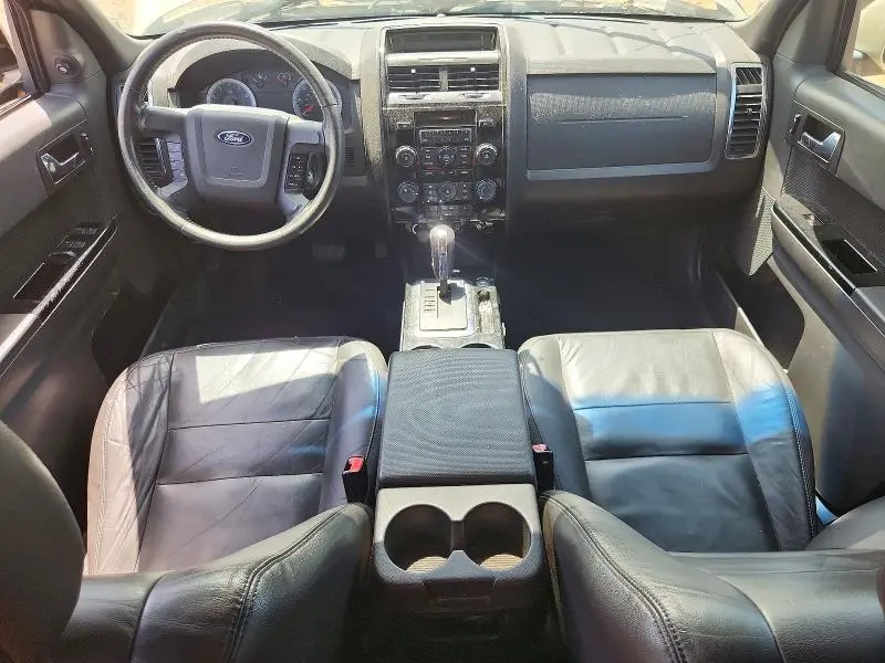 2010 FORD ESCAPE LIMITED  