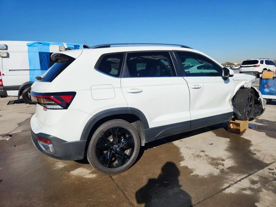 2025 VOLKSWAGEN TAOS SE  