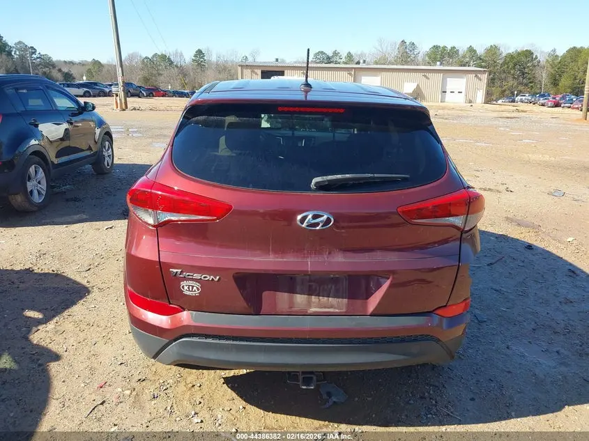 2016 HYUNDAI TUCSON SE