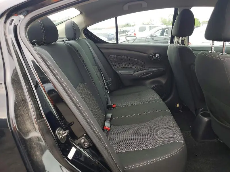 2018 NISSAN VERSA SV  