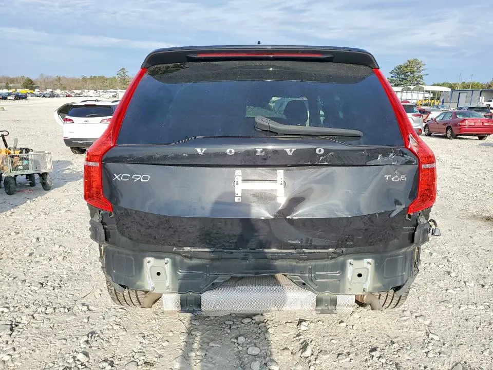 2022 VOLVO XC90 T6 MOMENTUM  