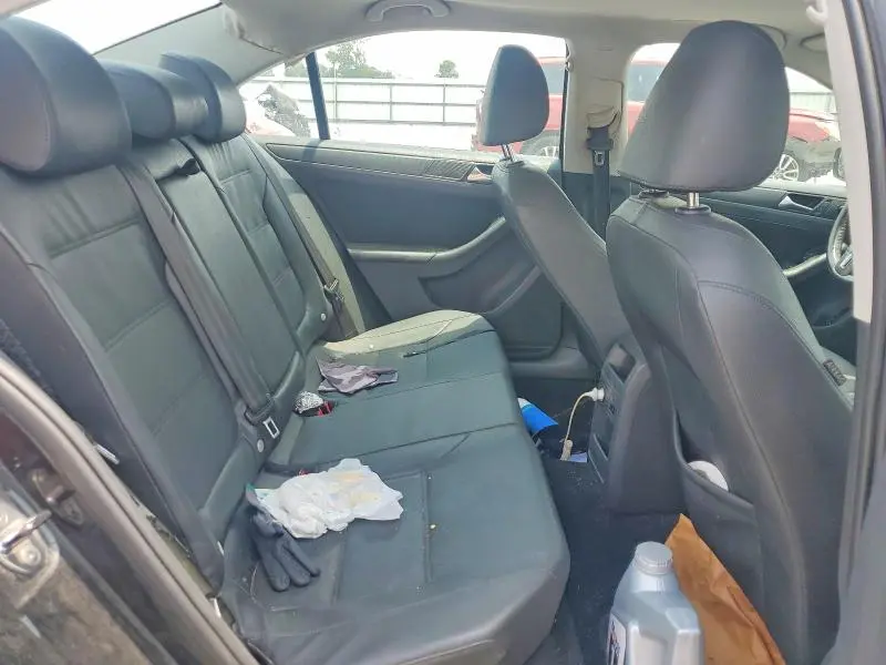2012 VOLKSWAGEN JETTA SE  