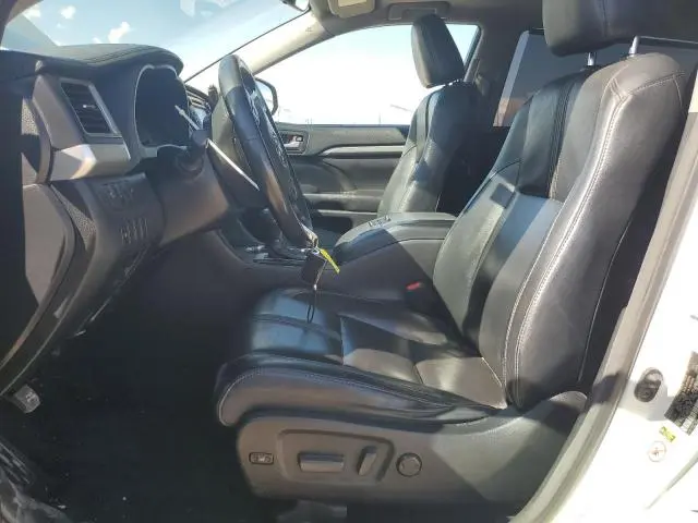 2017 TOYOTA HIGHLANDER SE  