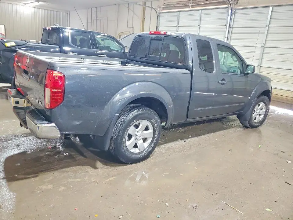 2012 NISSAN FRONTIER SV V6  