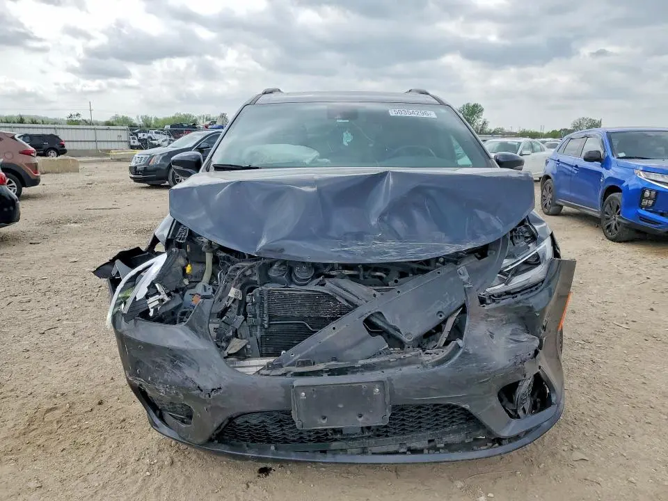 2021 CHRYSLER PACIFICA LIMITED  
