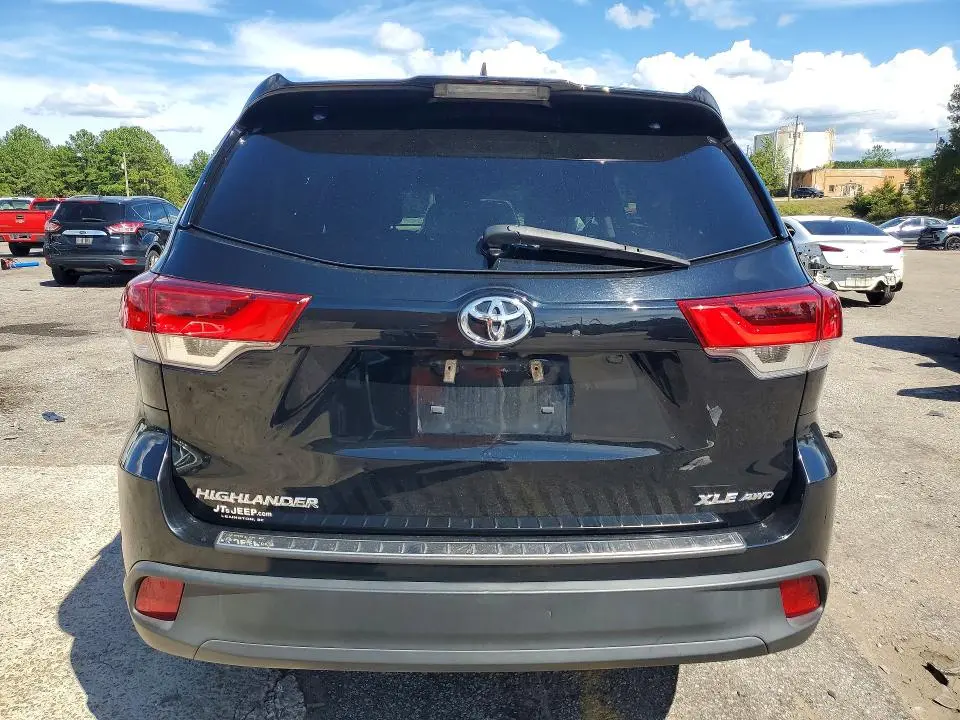 2017 TOYOTA HIGHLANDER XLE  