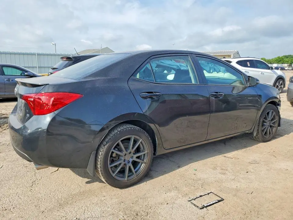 2018 TOYOTA COROLLA SE  