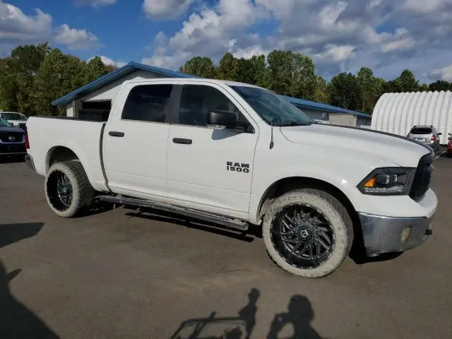 2016 RAM 1500 SLT