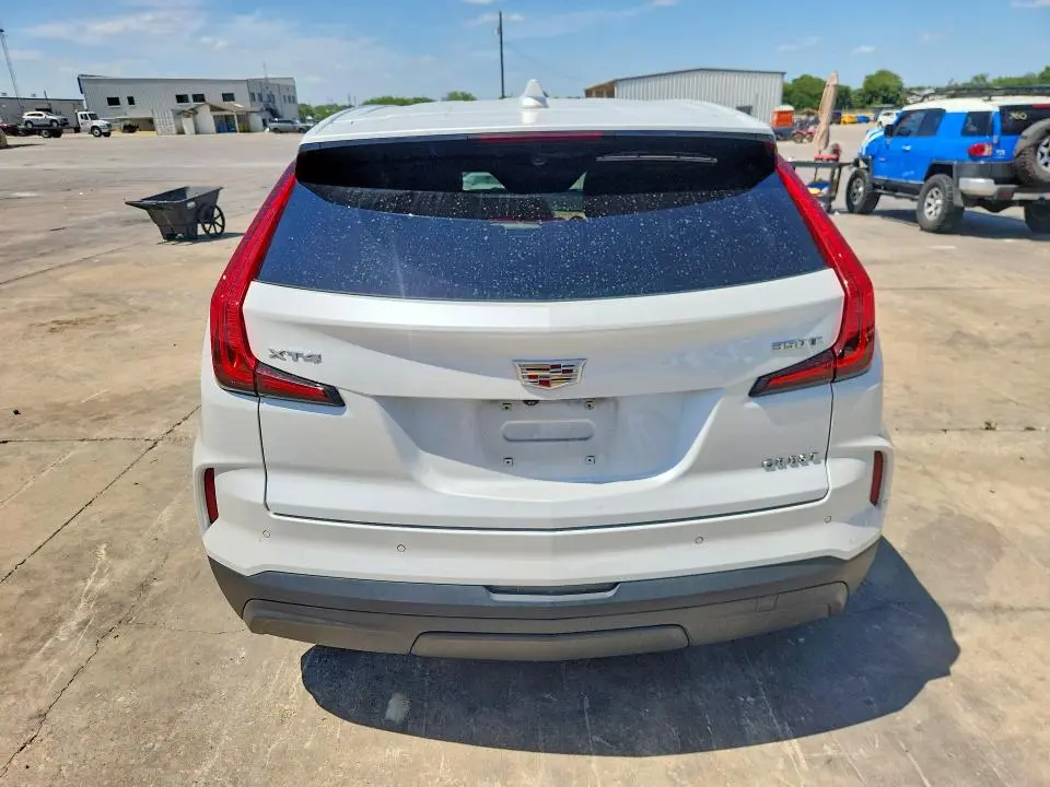2024 CADILLAC XT4 LUXURY  