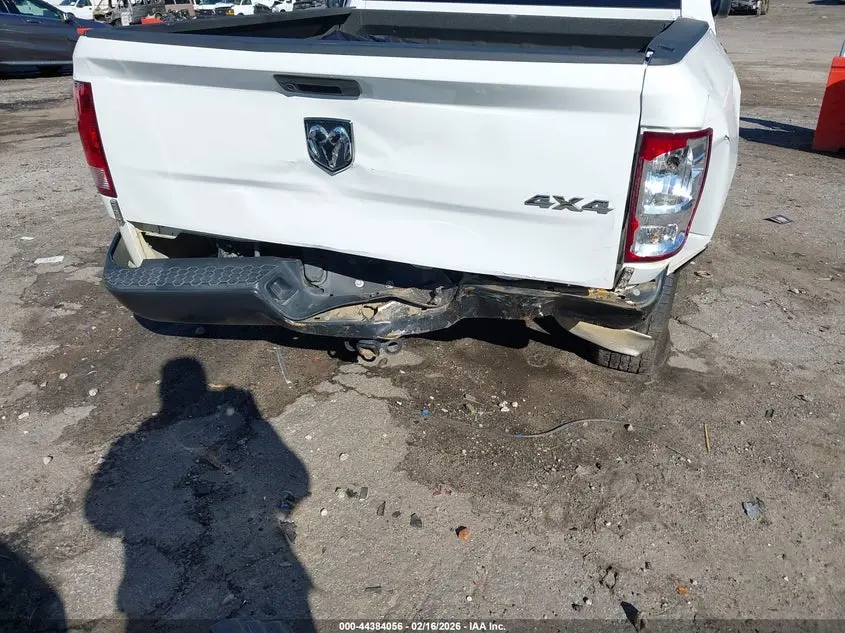 2022 RAM 1500 CLASSIC TRADESMAN  4X4 5'7 BOX