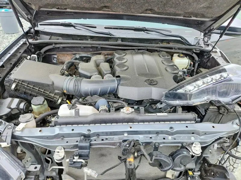 2022 TOYOTA 4RUNNER SR5  