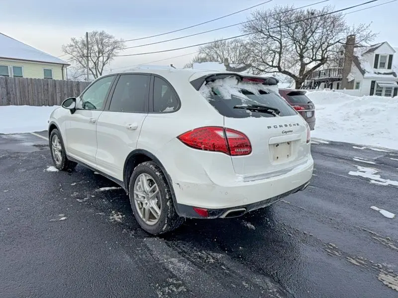 2011 PORSCHE CAYENNE   