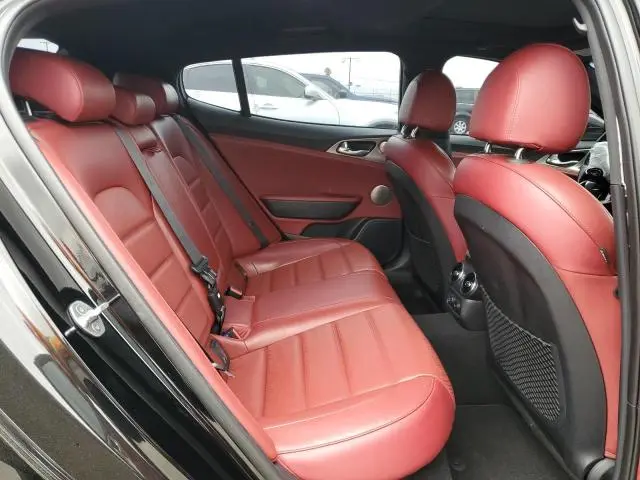 2019 KIA STINGER GT2  