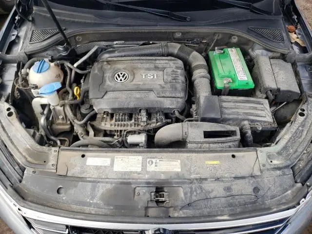 2017 VOLKSWAGEN PASSAT SE  