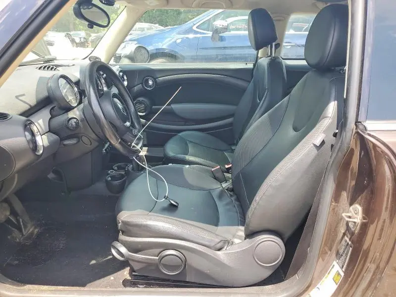 2011 MINI COOPER   