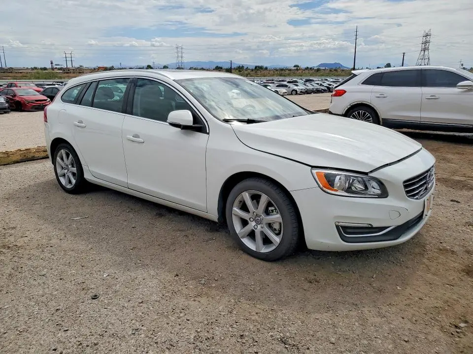 2016 VOLVO V60 T5 PREMIER  
