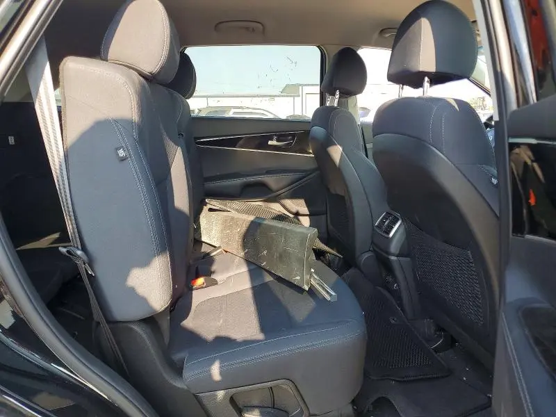 2018 KIA SORENTO LX  