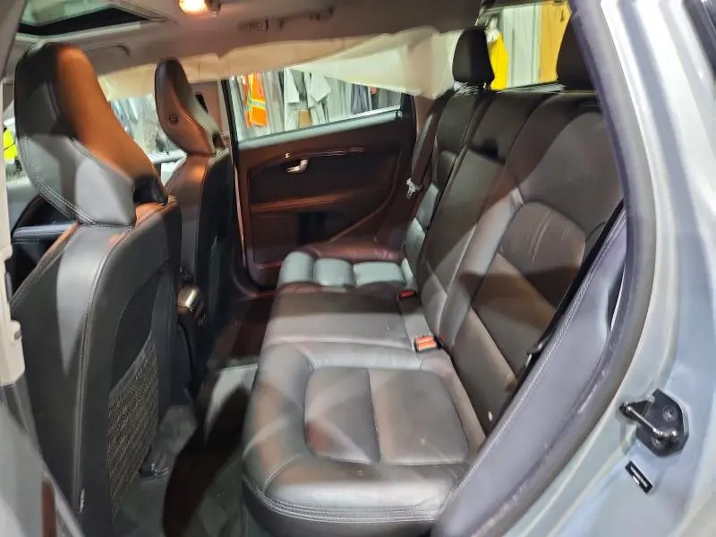 2012 VOLVO XC70 3.2  