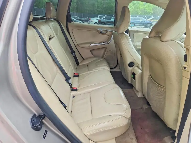 2011 VOLVO XC60 3.2  