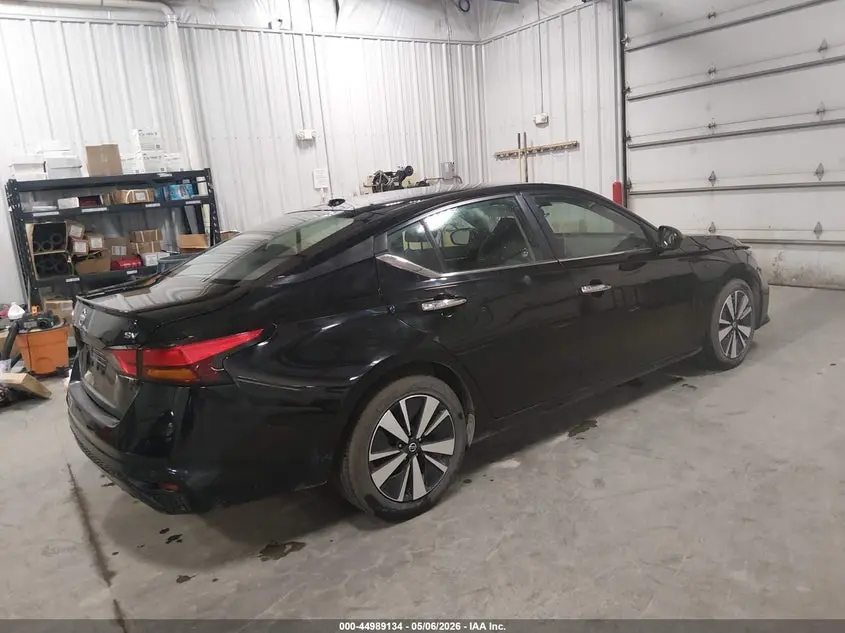 2021 NISSAN ALTIMA SV FWD