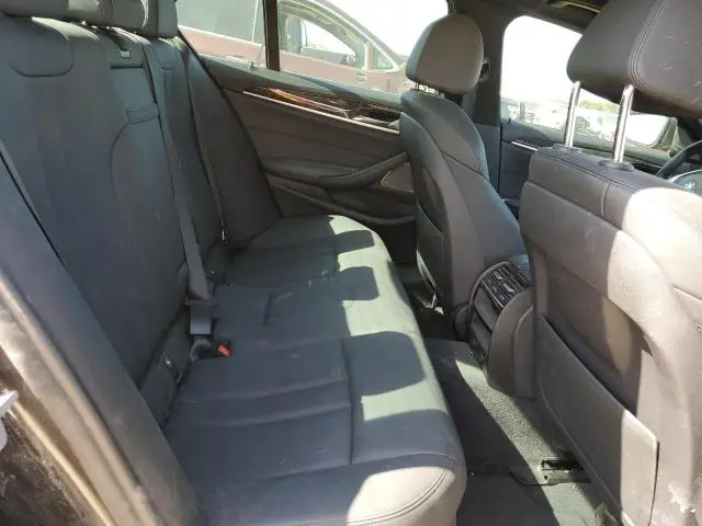 2019 BMW 530E 