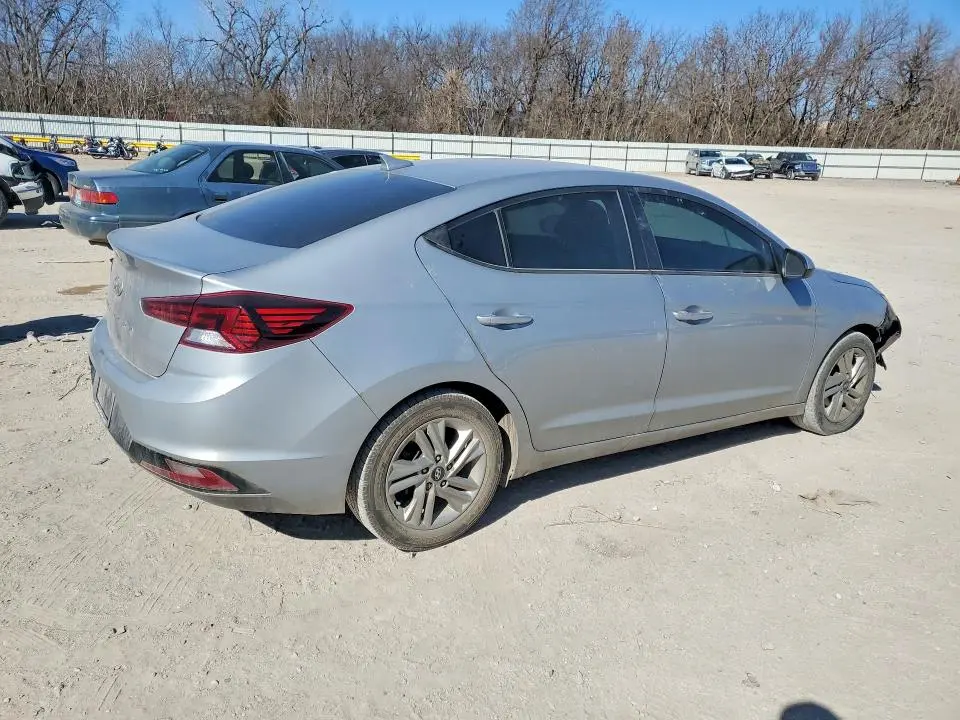 2020 HYUNDAI ELANTRA SEL  