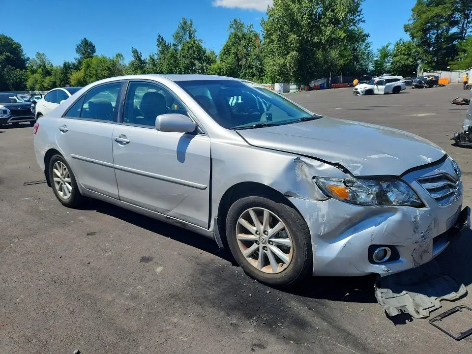 2010 TOYOTA CAMRY XLE V6  