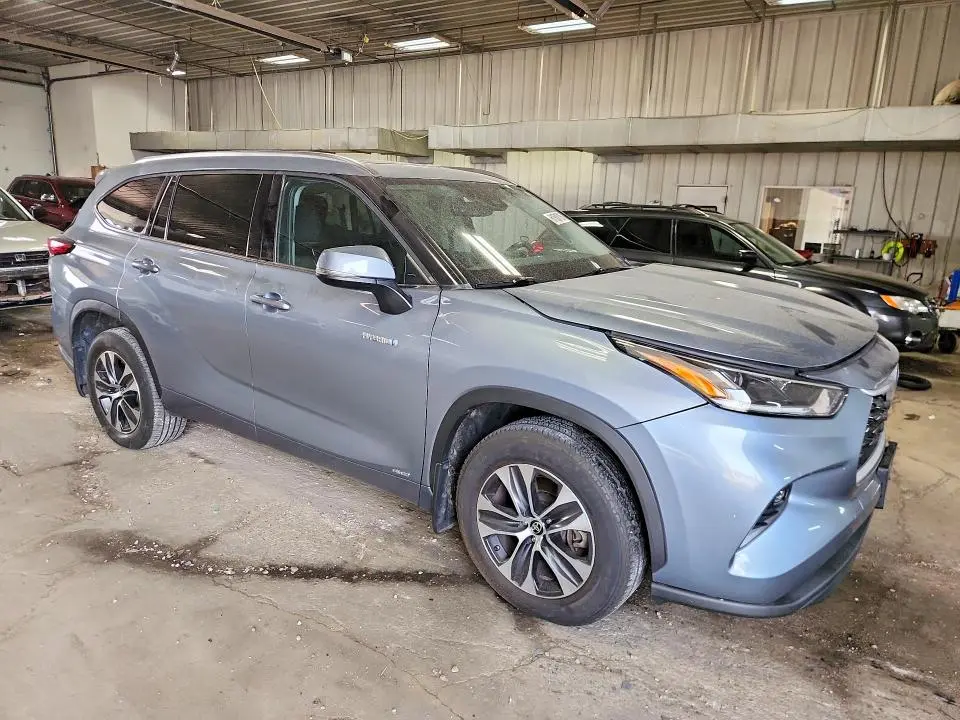 2021 TOYOTA HIGHLANDER HYBRID XLE  