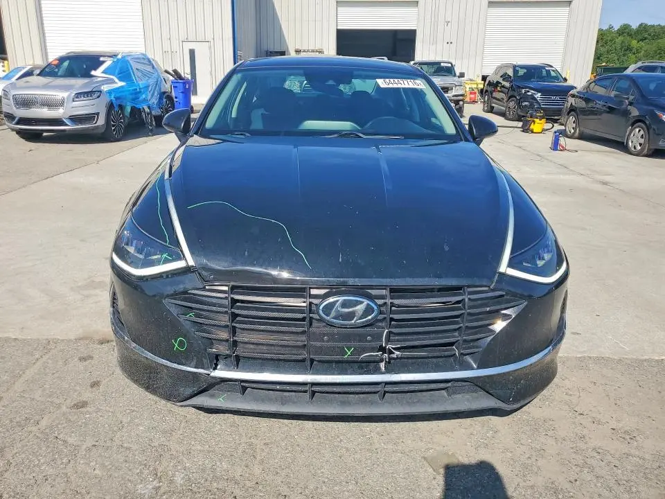 2022 HYUNDAI SONATA SE  