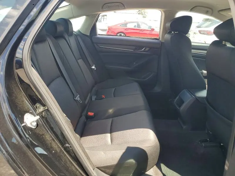 2018 HONDA ACCORD LX  