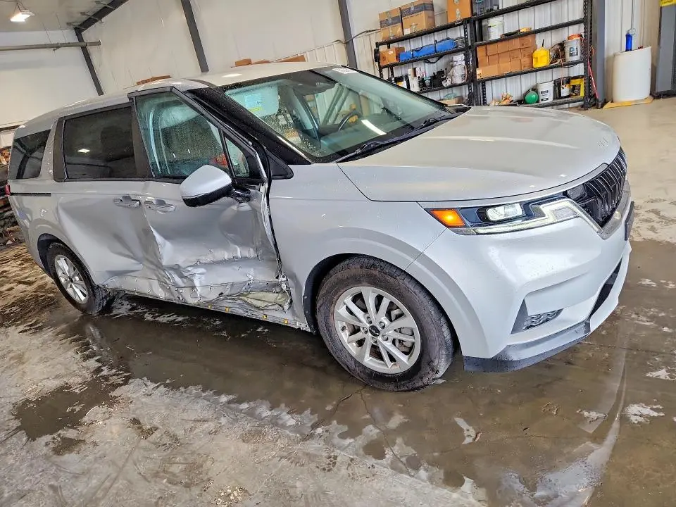 2022 KIA CARNIVAL LX  