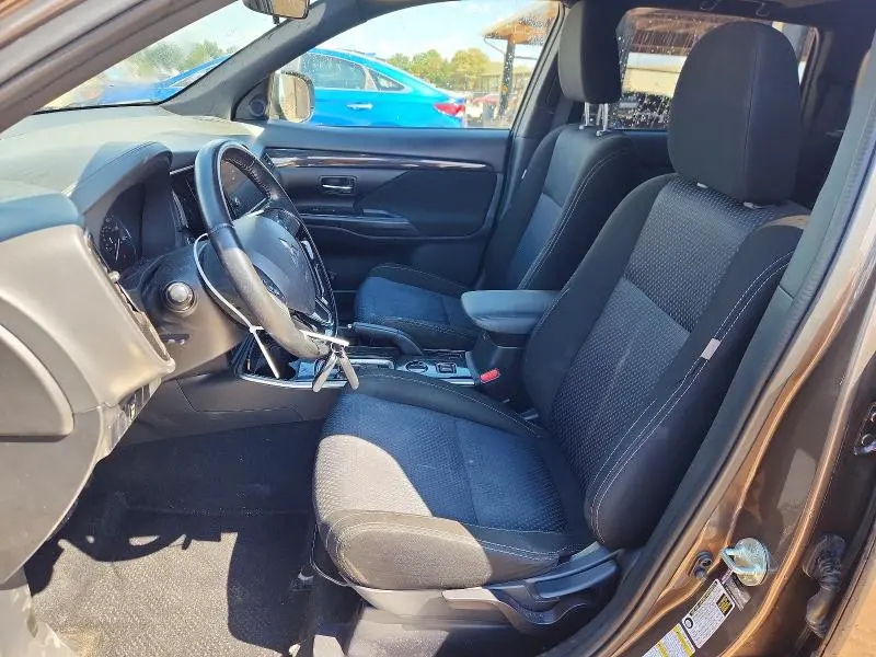 2018 MITSUBISHI OUTLANDER SE  