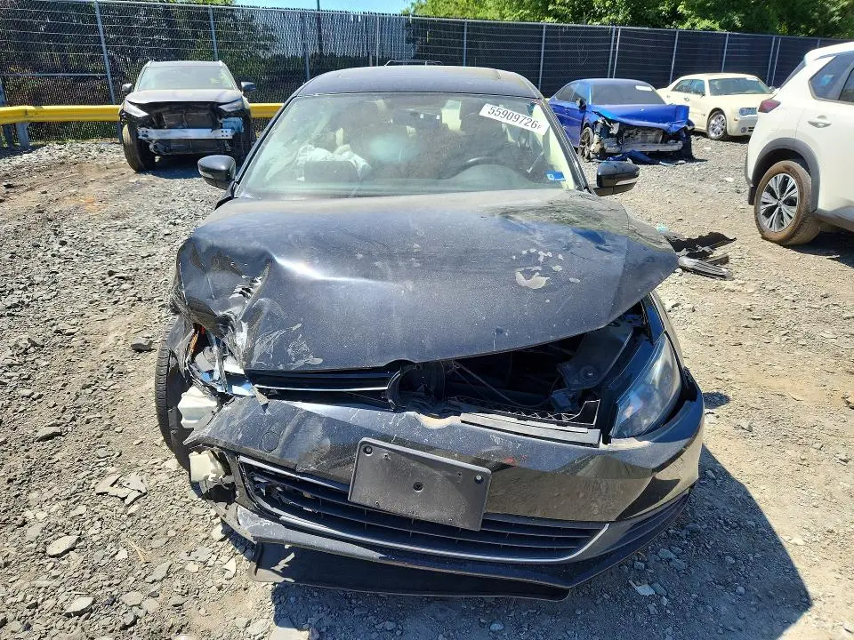 2013 VOLKSWAGEN JETTA SE  