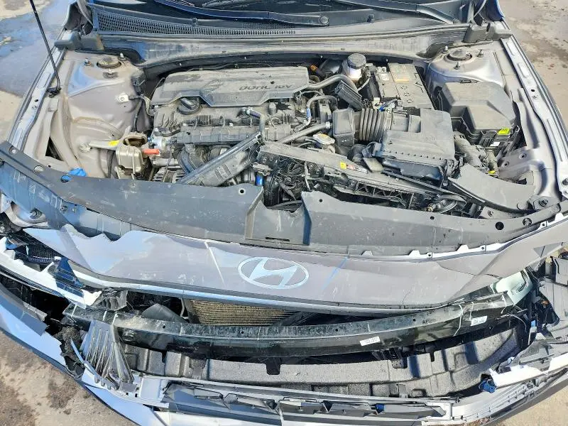 2024 HYUNDAI ELANTRA SE  