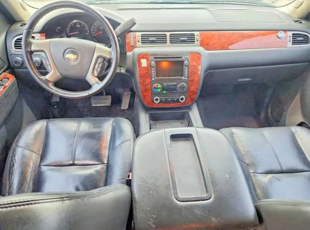 2011 CHEVROLET SUBURBAN K1500 LT  