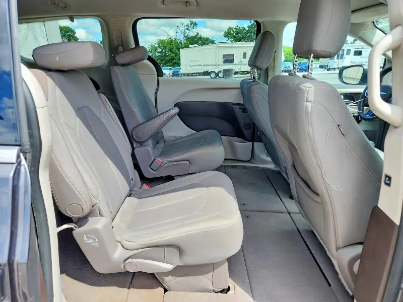 2017 CHRYSLER PACIFICA TOURING  