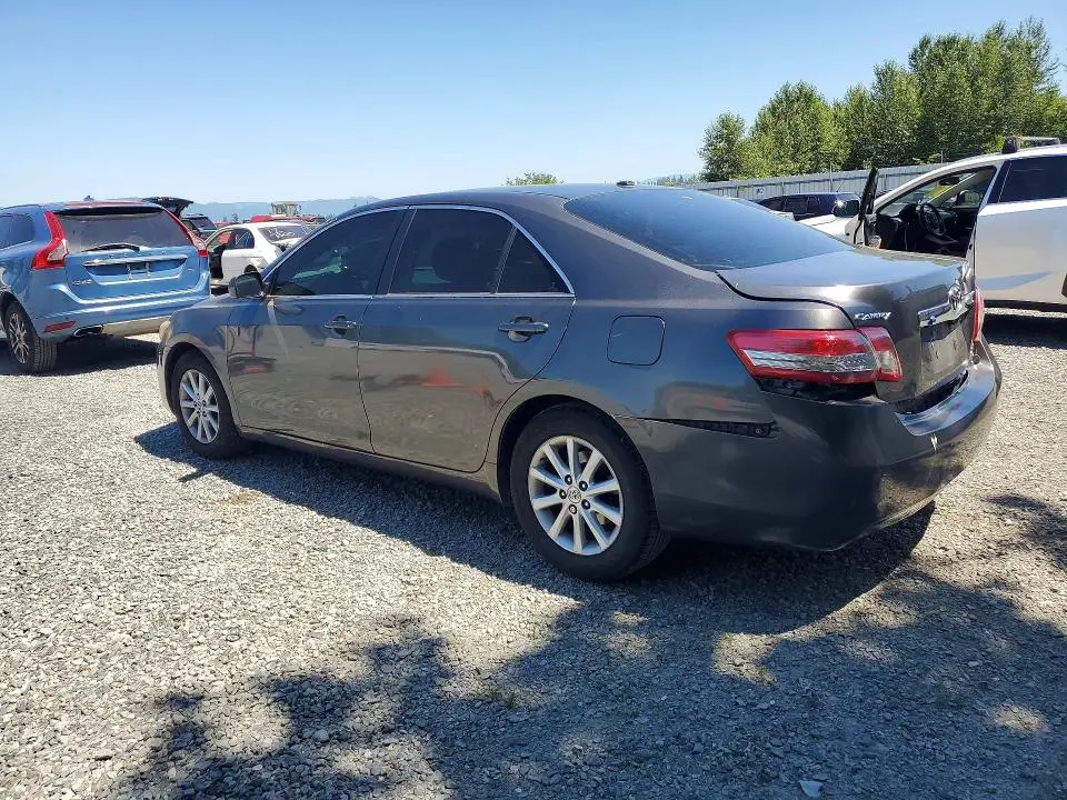 2011 TOYOTA CAMRY XLE  